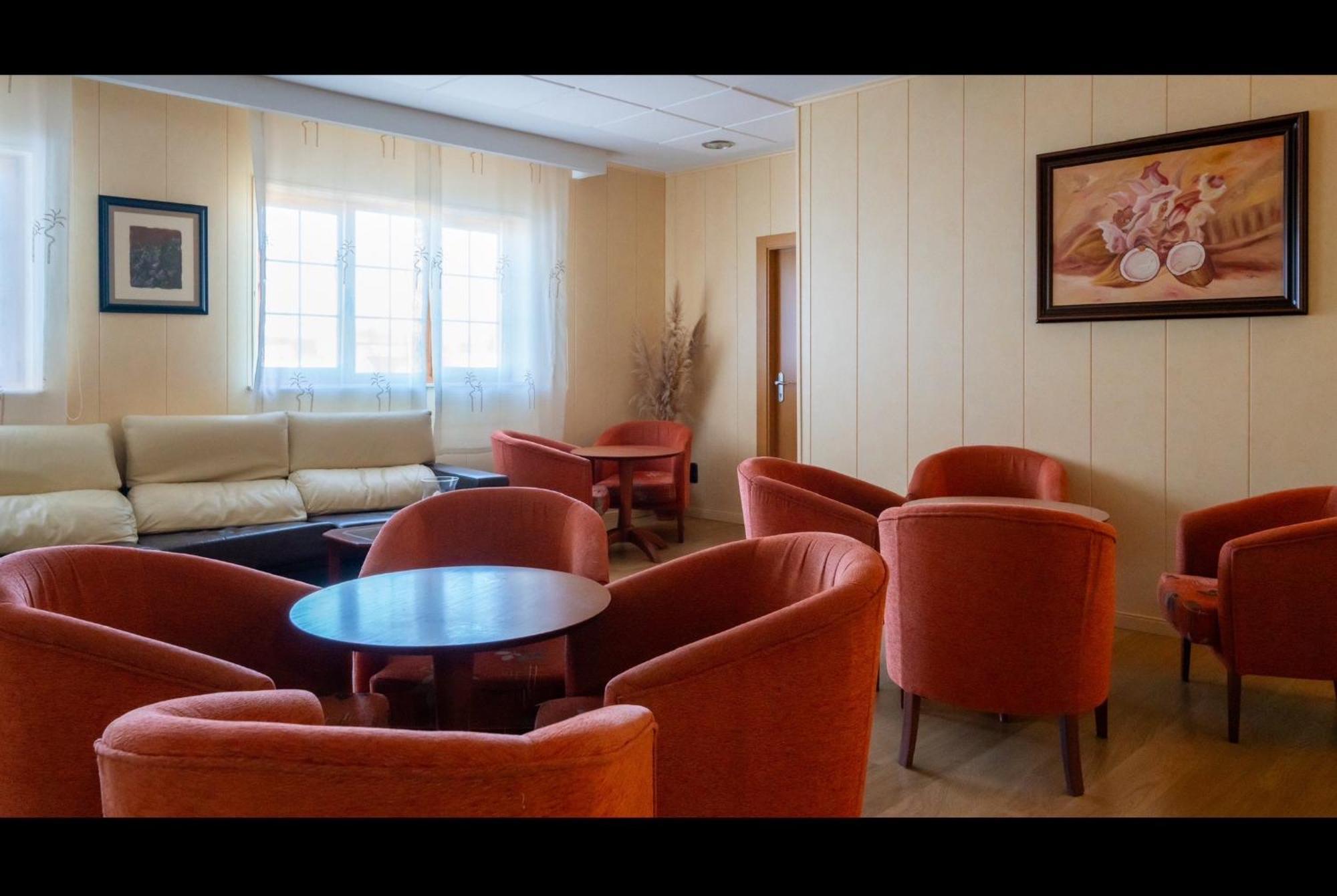 โฮเต็ล โมซาร์เบซ ซลาแมนกา Hotel Mozarbez ภายนอก รูปภาพ
